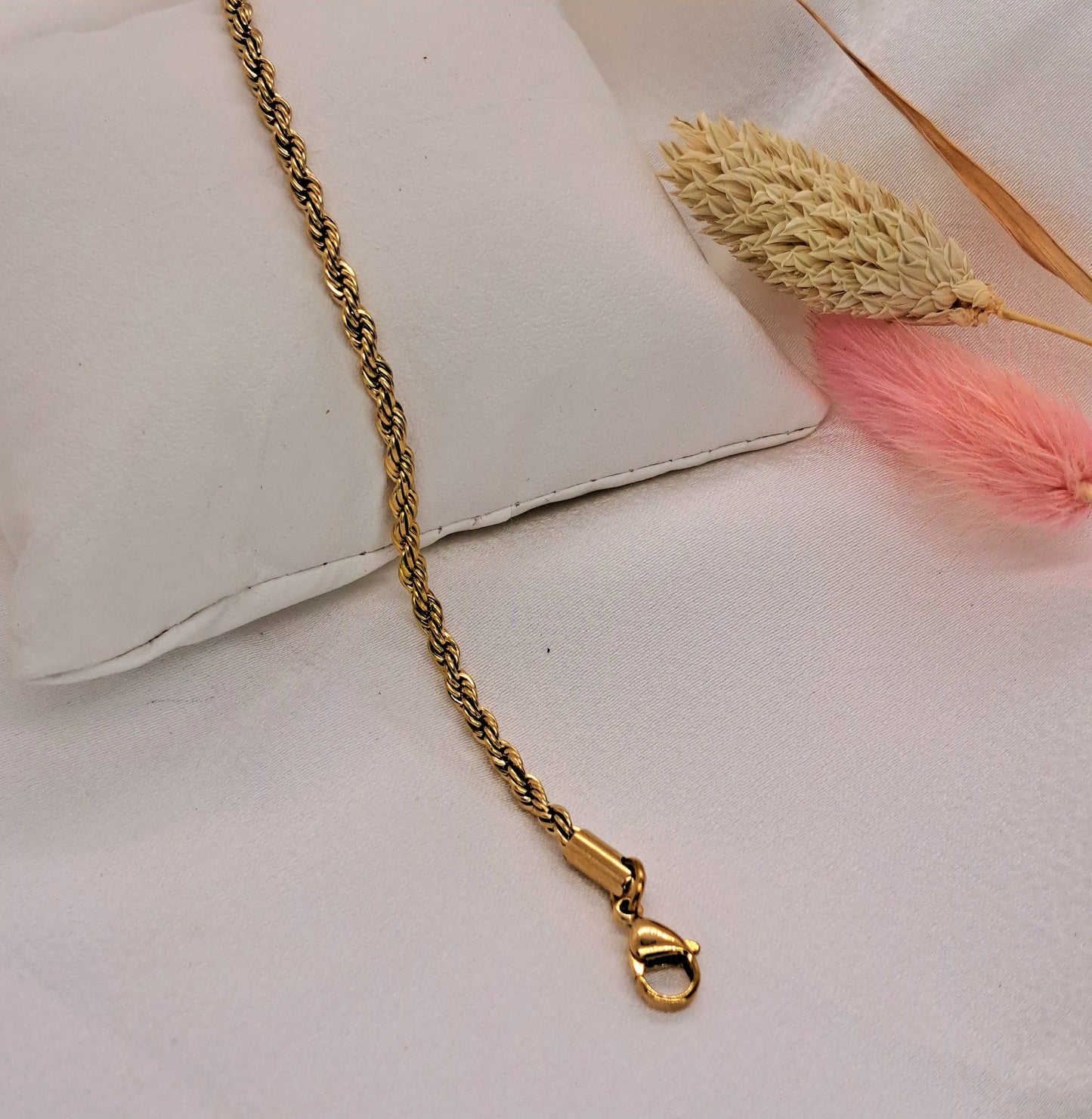 Twisted chain bracelet