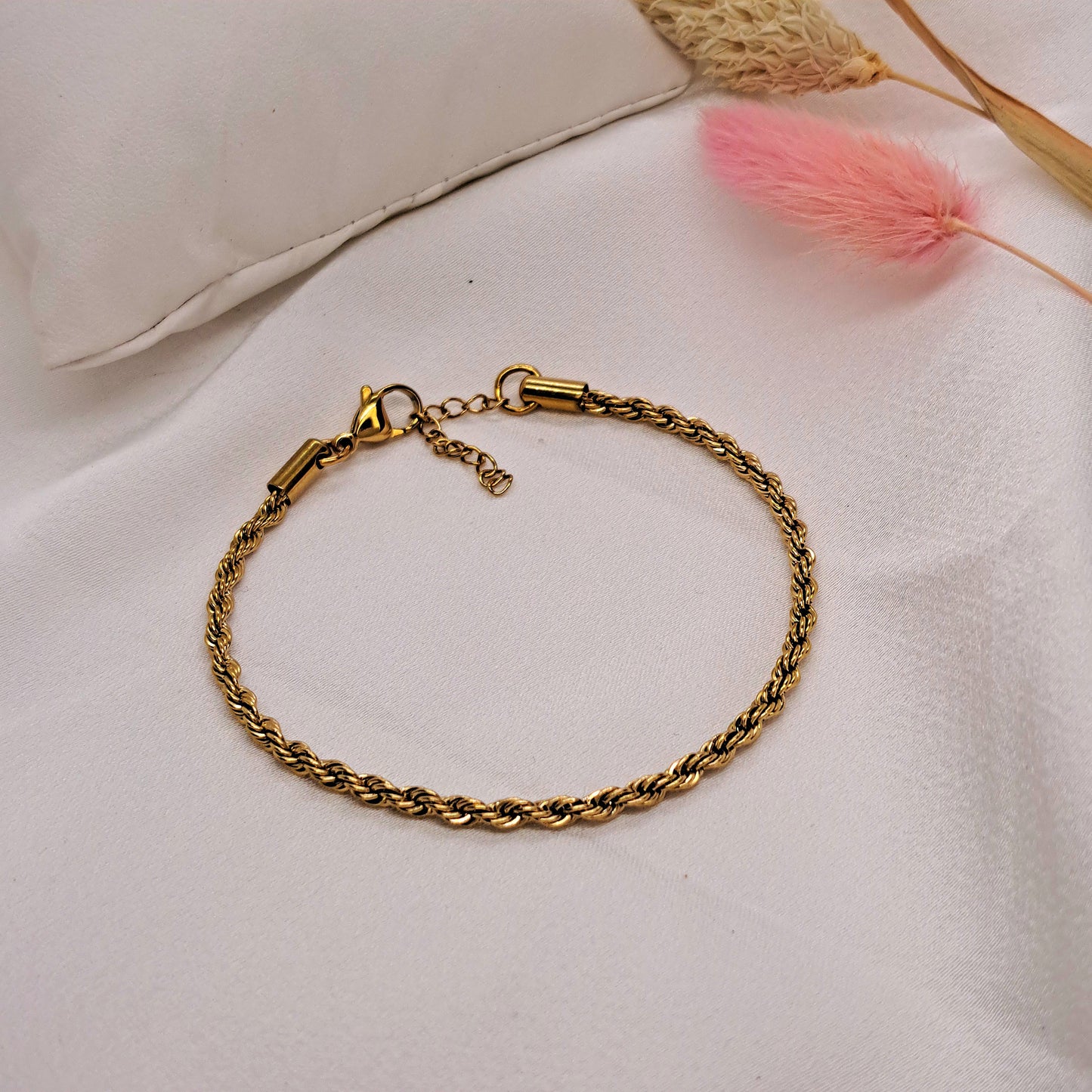 Twisted chain bracelet
