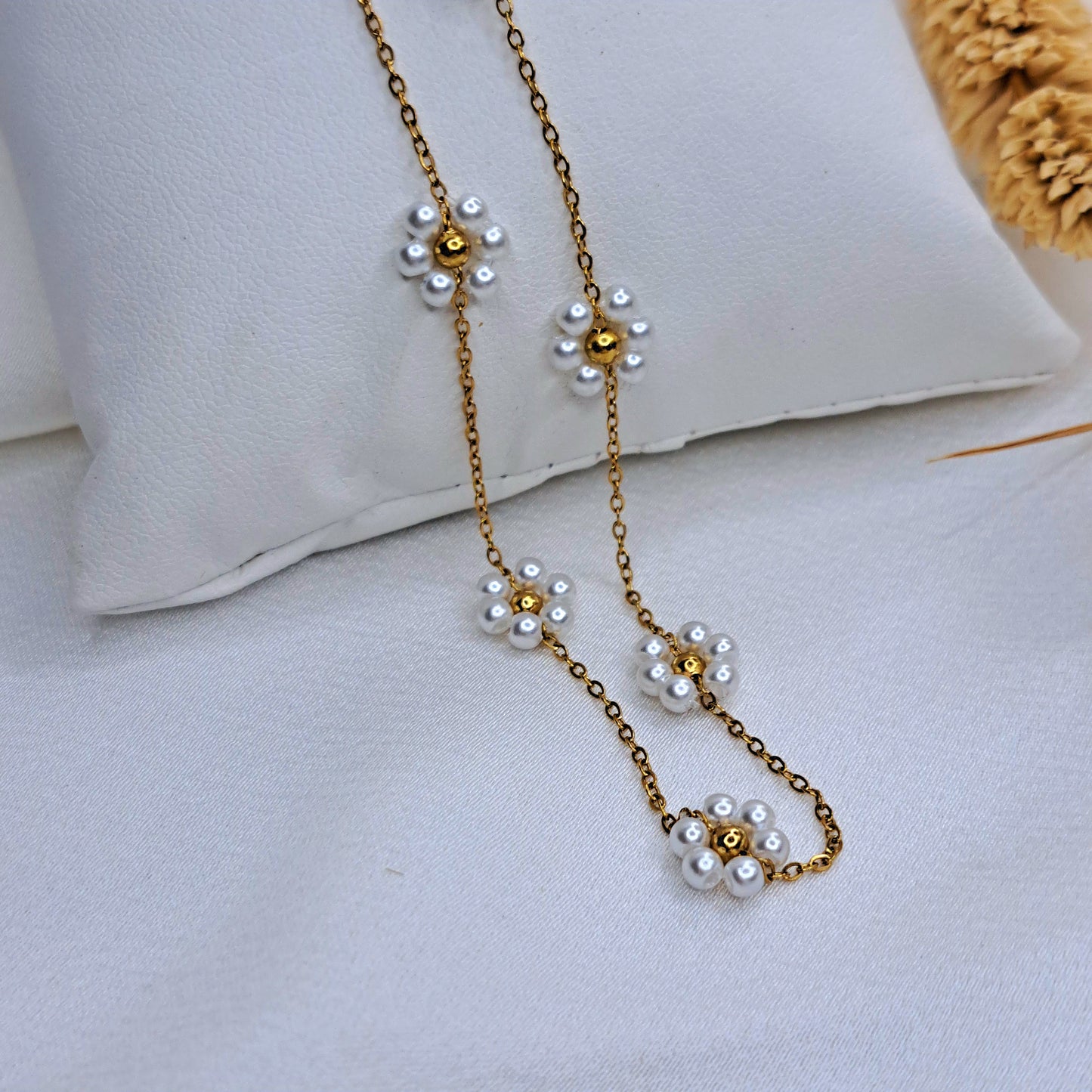 Flower Pearl Necklace