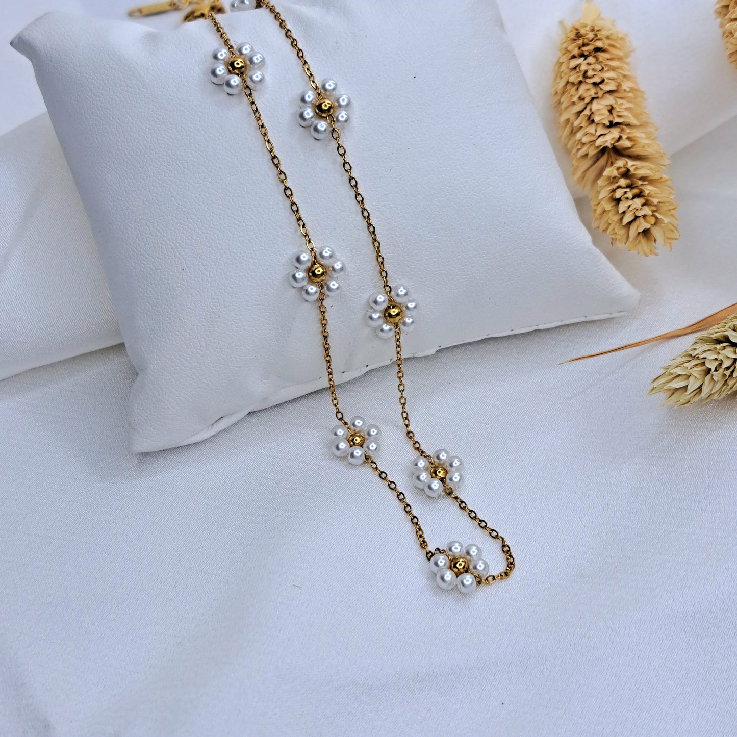 Flower Pearl Necklace
