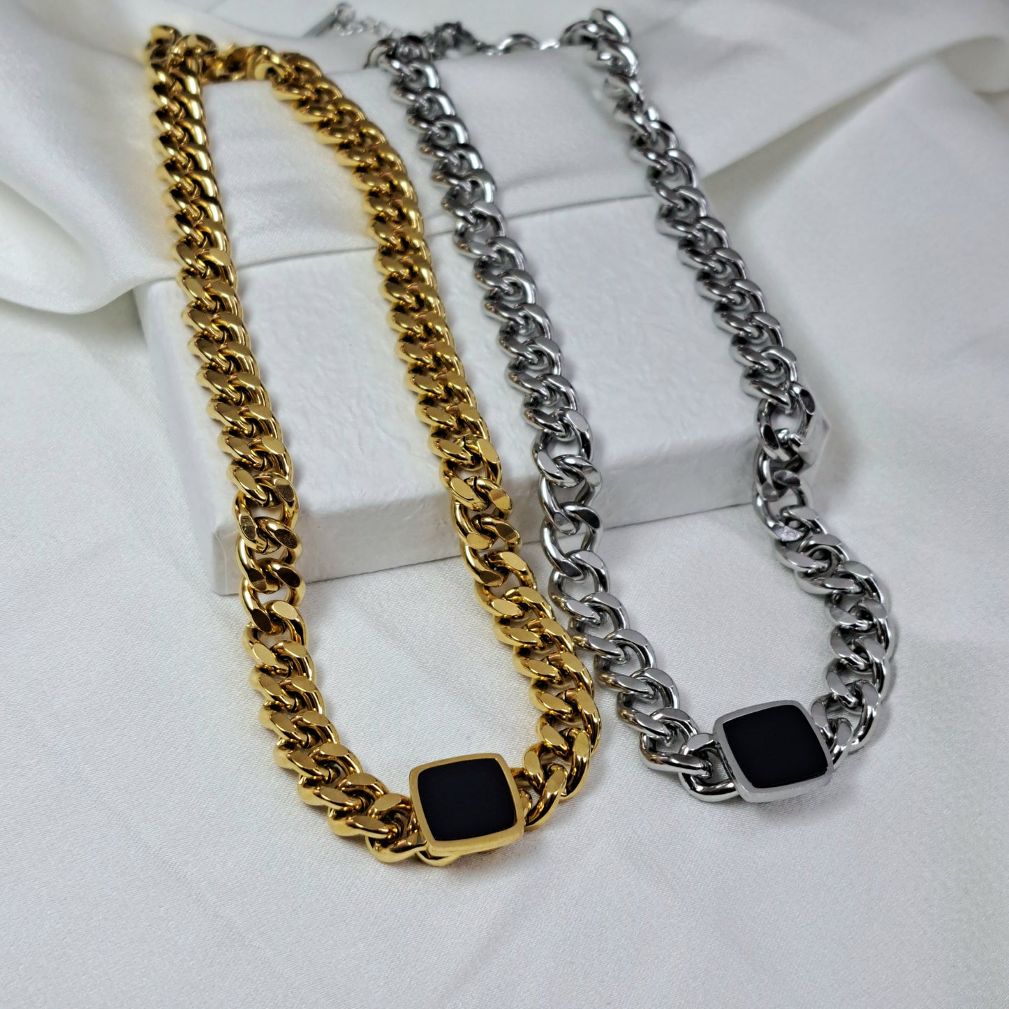 Big chain necklace (2 colours)