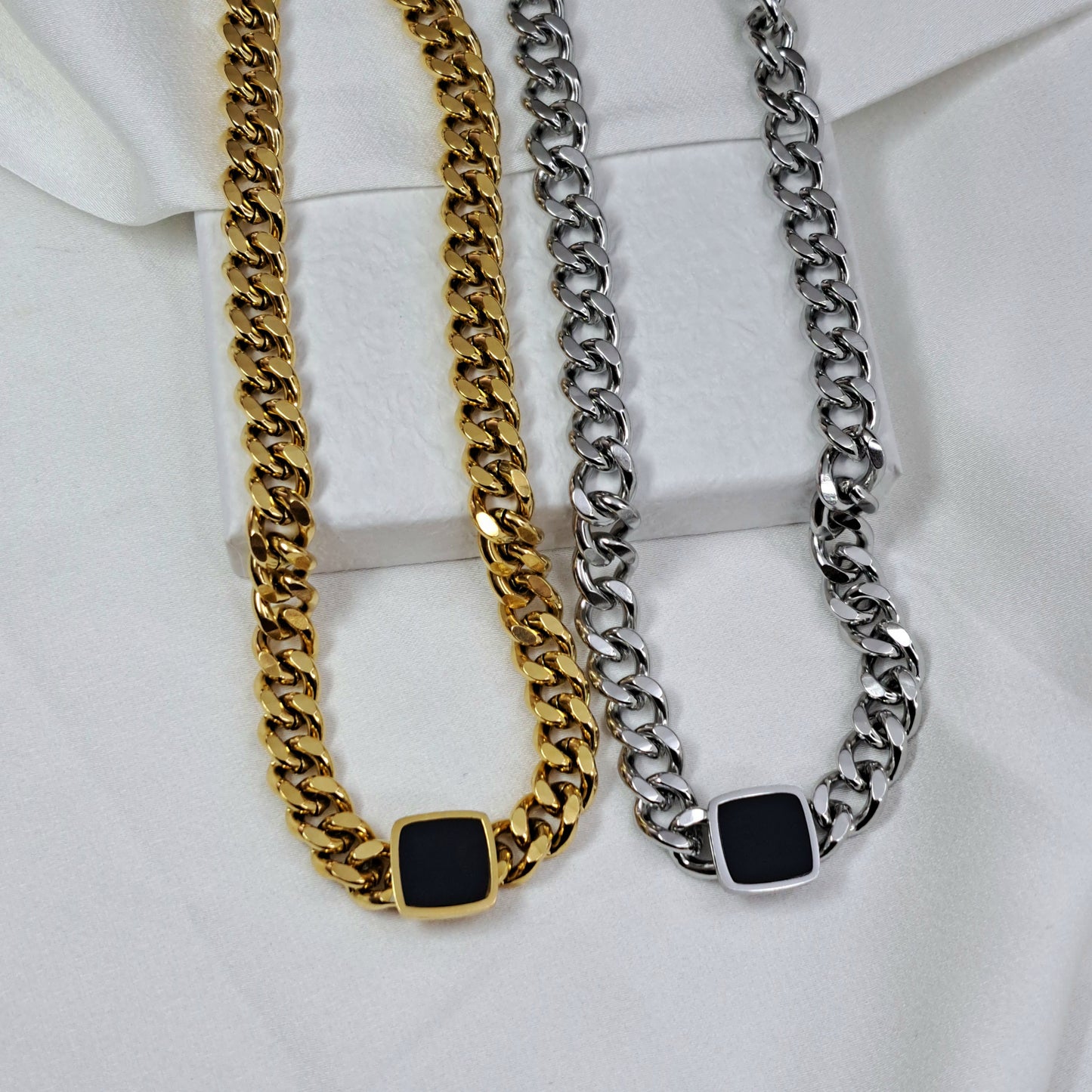 Big chain necklace (2 colours)