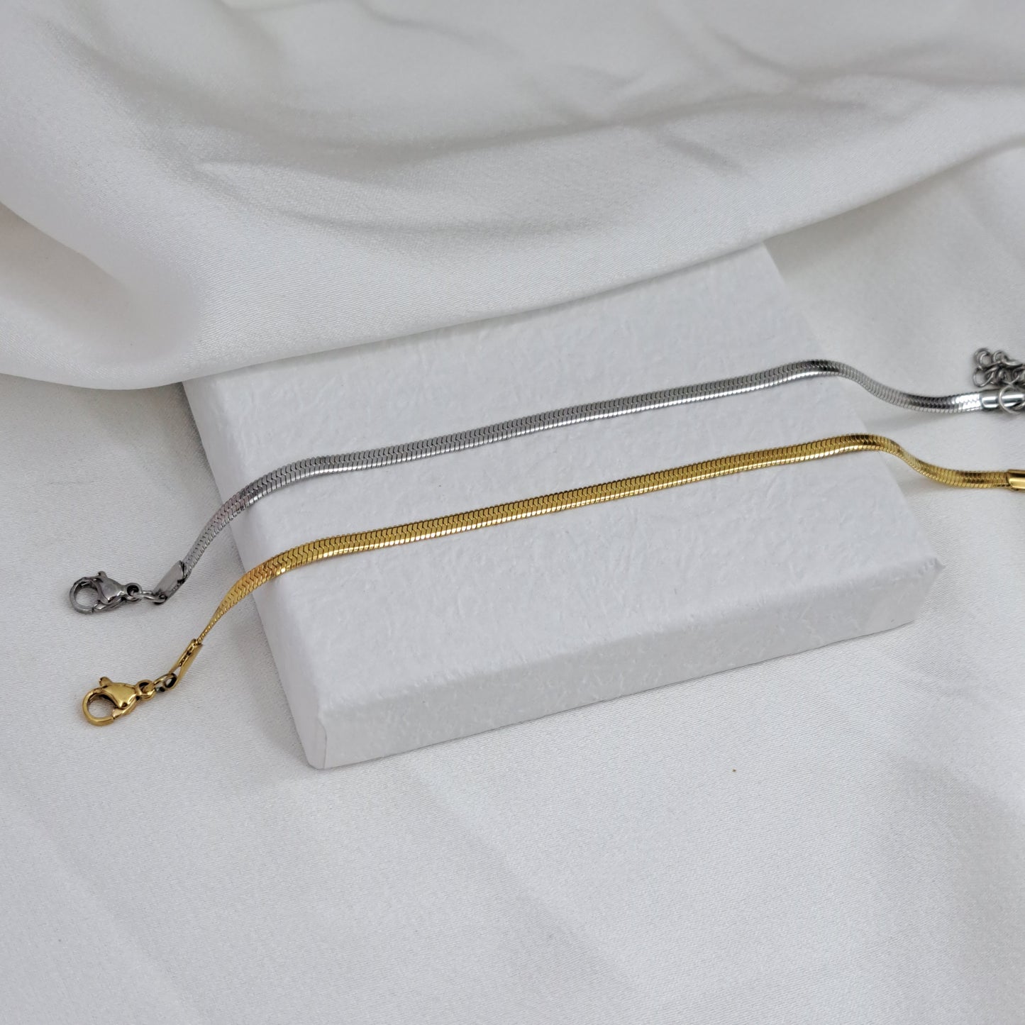 Snake Chain Bracelet (2 colours)