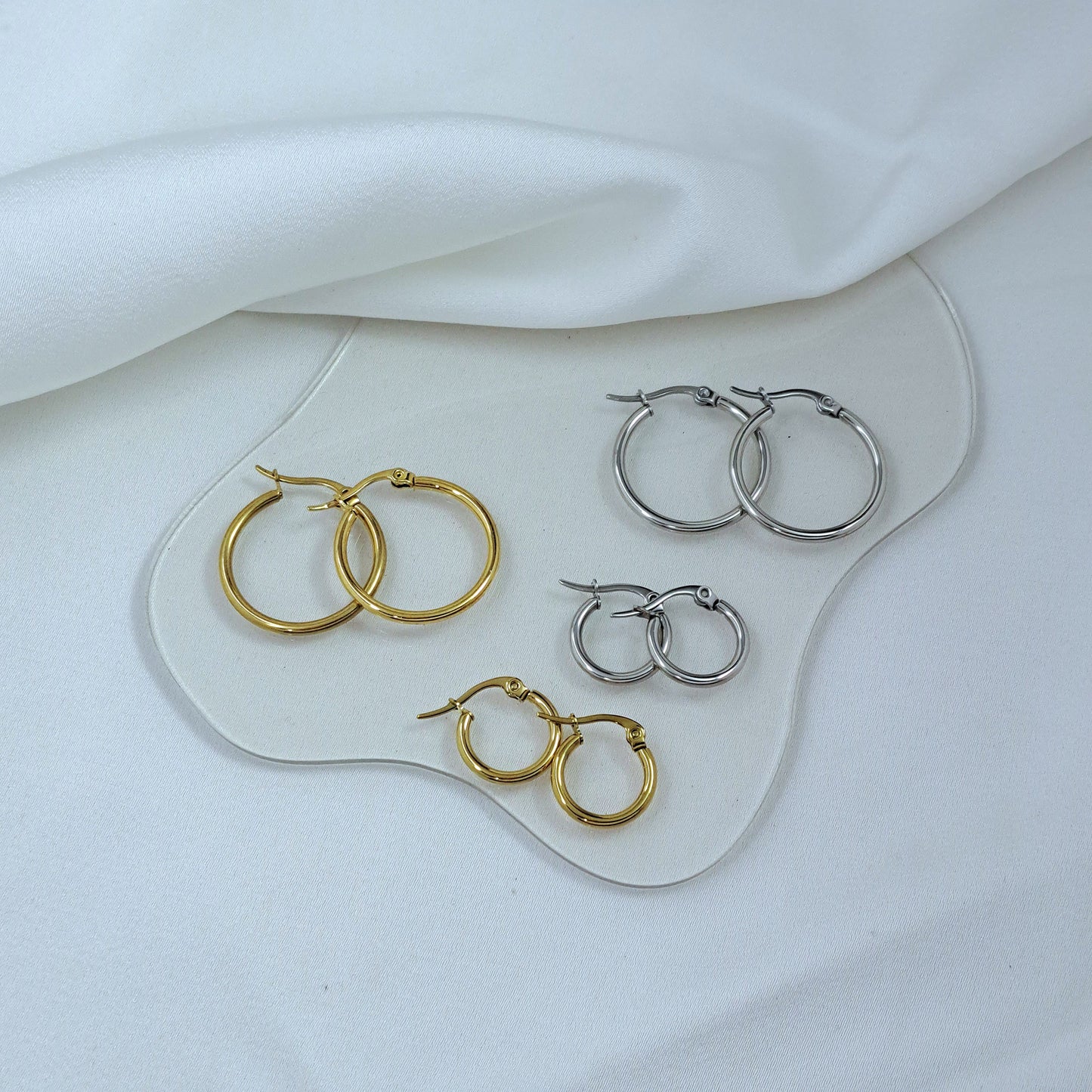 Simple hoops (2 sizes)