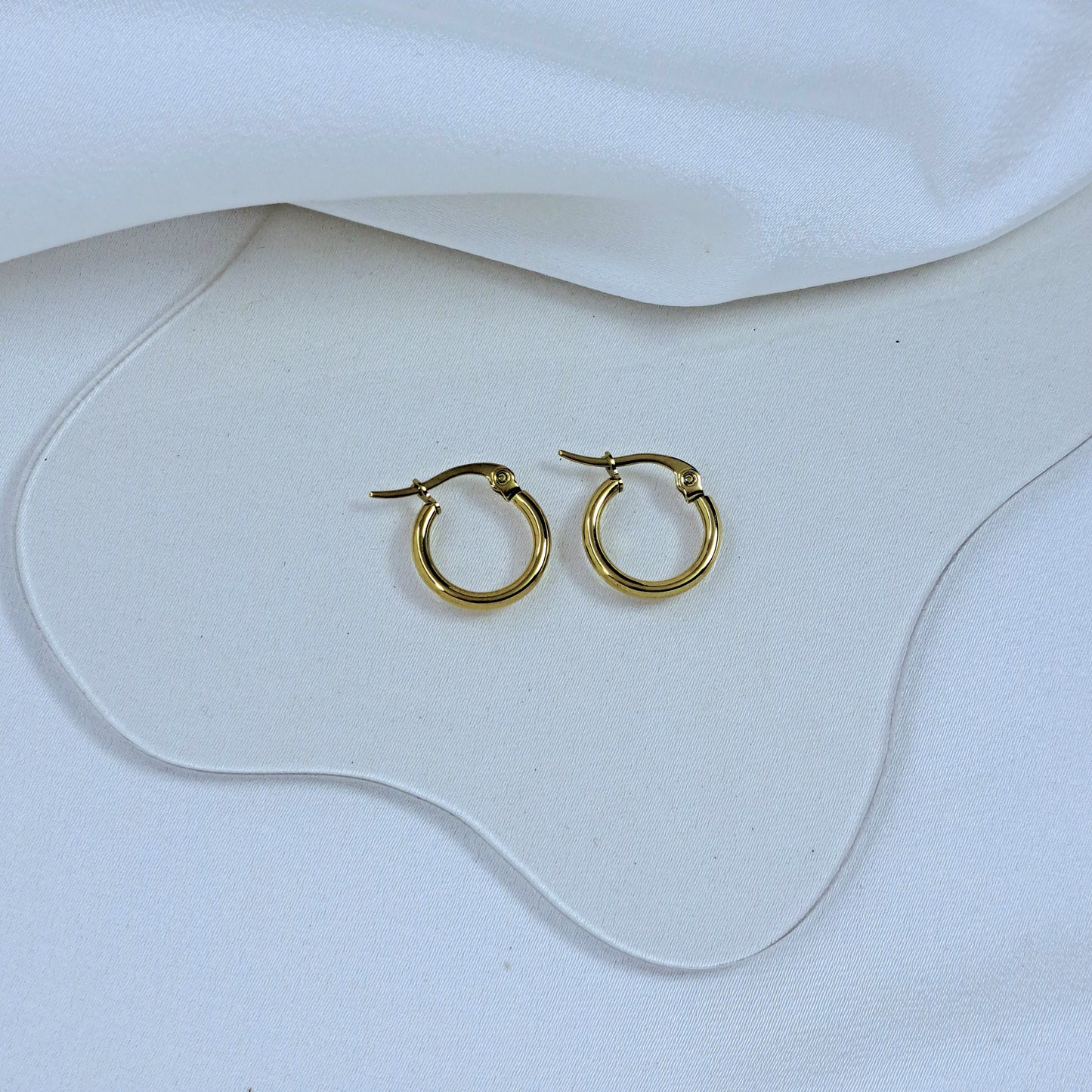 Simple hoops (2 sizes)