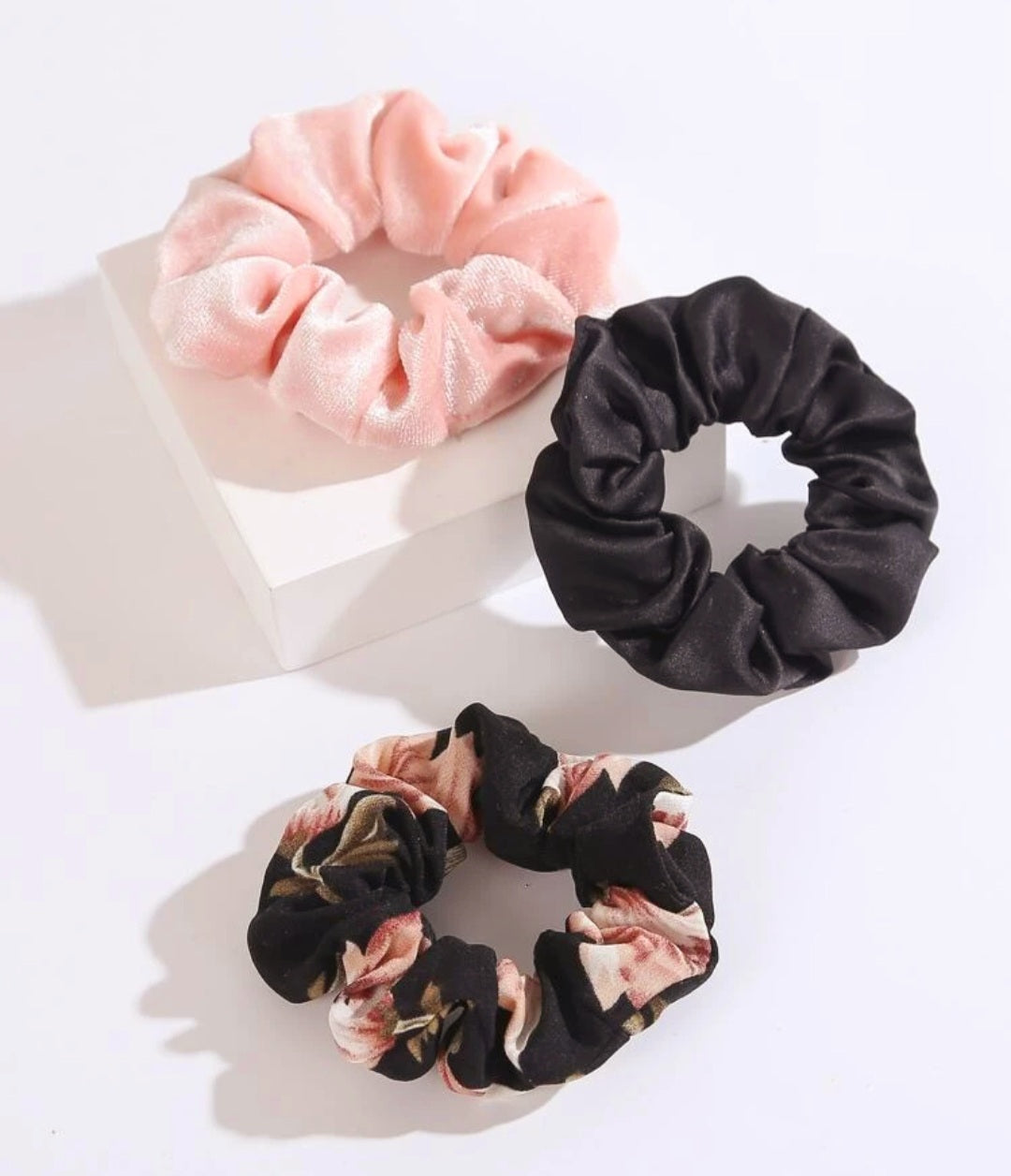 3 PCS Hair scrunchies/Hair Ties
