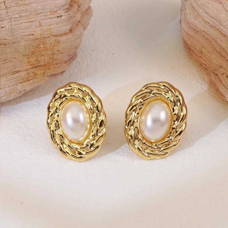 Oval Pearl Earrings