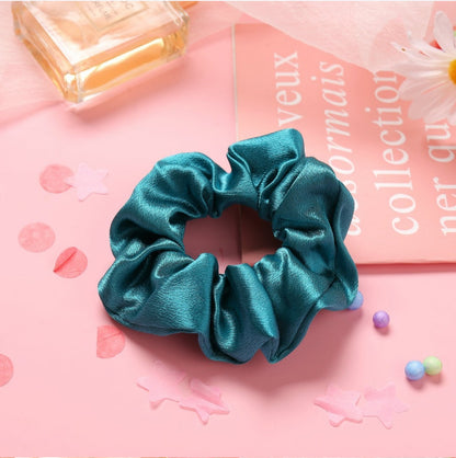 Scrunchie μαλλίων τιρκουάζ