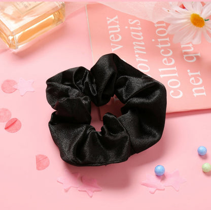 Hair scrunchie/Hair tie - Black